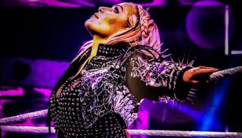 Звезда WWE Наталья празднует важный этап своей карьеры, поделившись сногсшибательными снимками