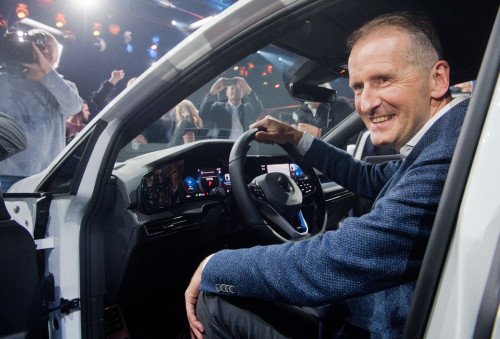 Бести из Илона Маска, генеральный директор Volkswagen Герберт Дисс, хвалит Tesla после результатов третьего квартала