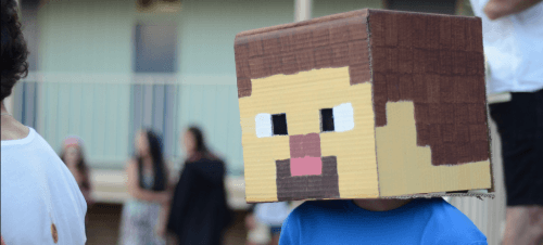 «Я не буду работать с Facebook»: Создатель Minecraft отвергает Oculus Rift после приобретения