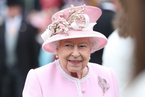 Королева Елизавета Royal Residence выпустила специальную ограниченную версию Rose Petal Gin